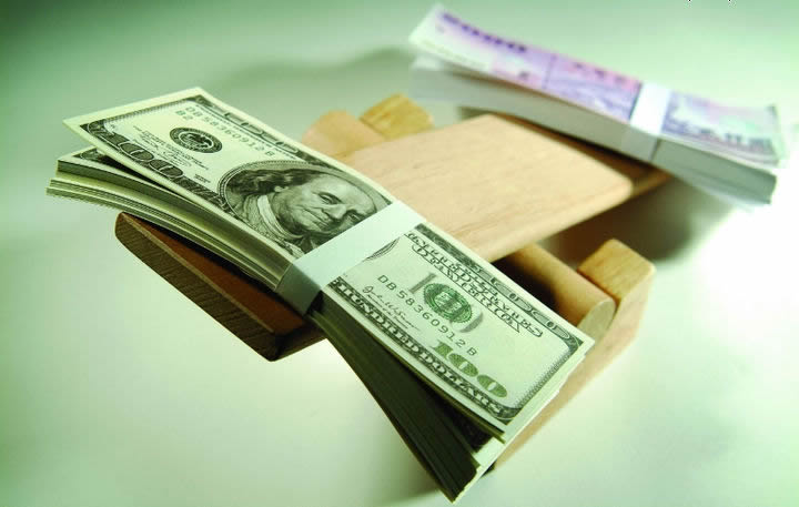 加拿大制造业持续萎缩，贸易不确定性拖累产出