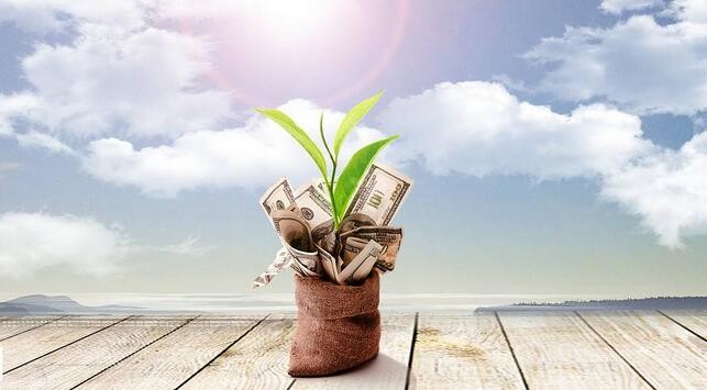 美元持平，投资者消化调整防疫政策的消息